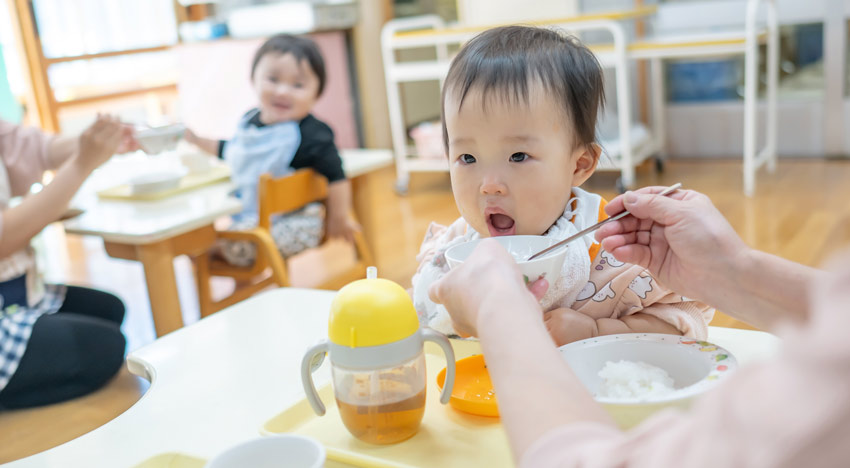 1日の流れ 離乳食|かがやき認定こども園 | 社会福祉法人 愛和福祉会