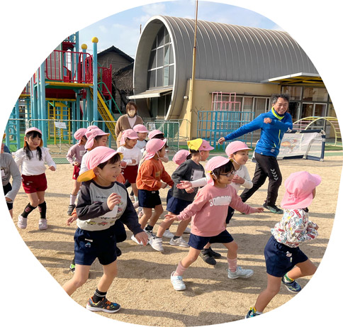 サッカー|かがやき認定こども園 | 社会福祉法人 愛和福祉会